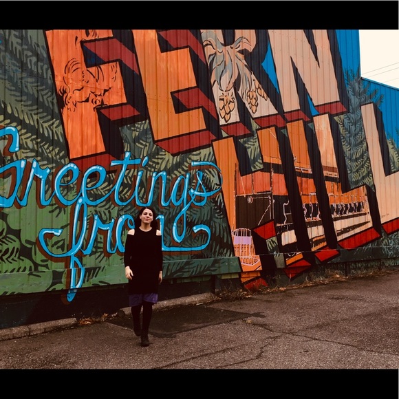 Meet the Posher - Picture 3 of 6